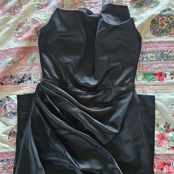 House of CB Adrienne dress Black M Medium NYE Party Dress - Picture 2 of 6